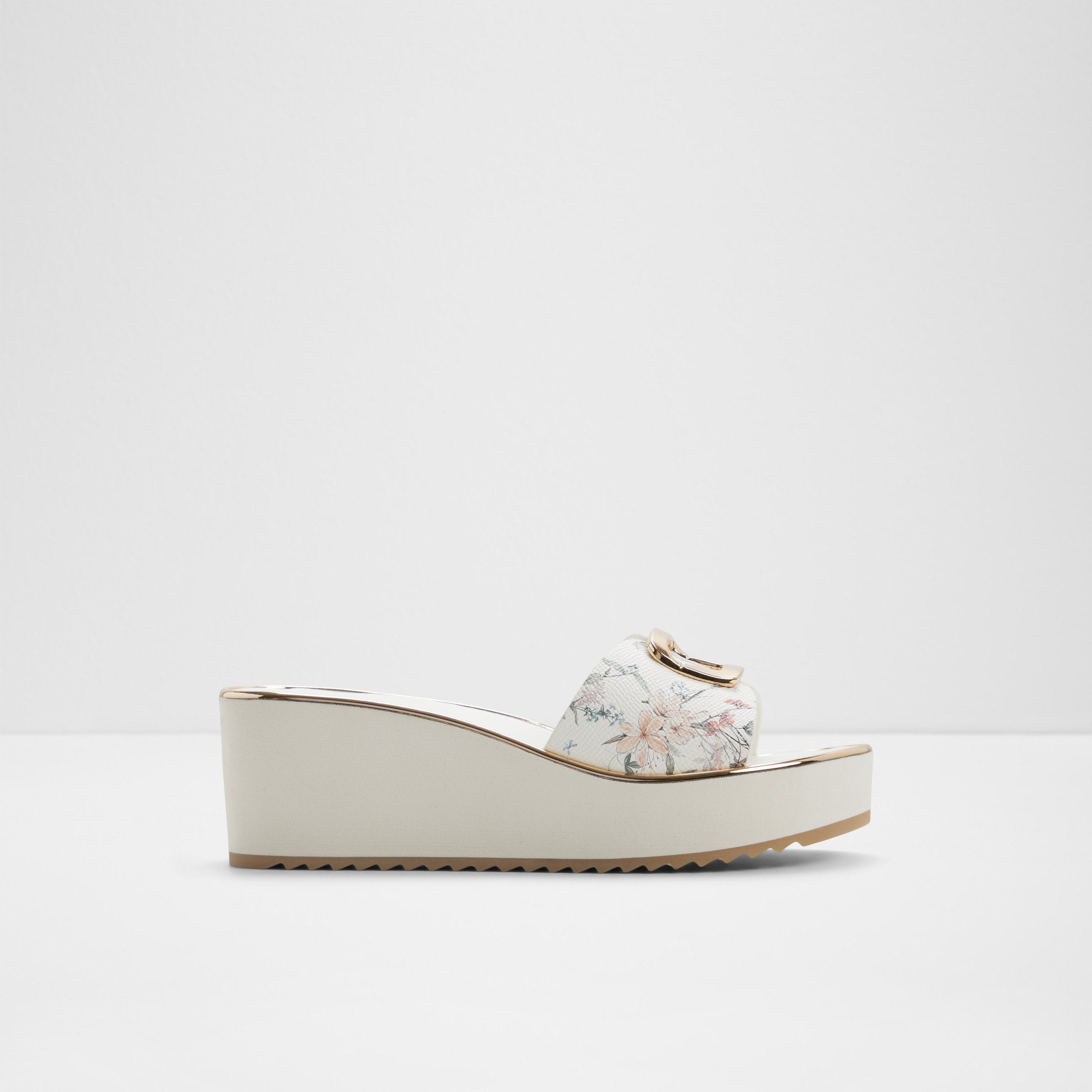 Menhaden / Beach Sandals