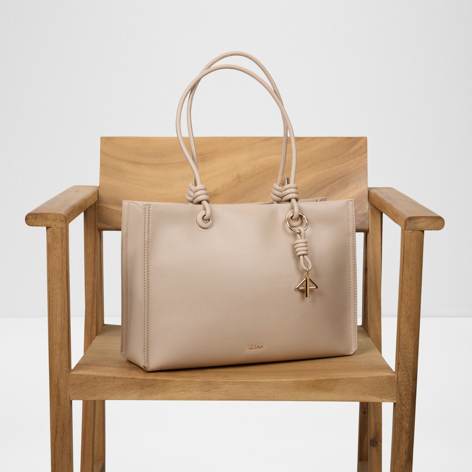 Meriala / Satchel