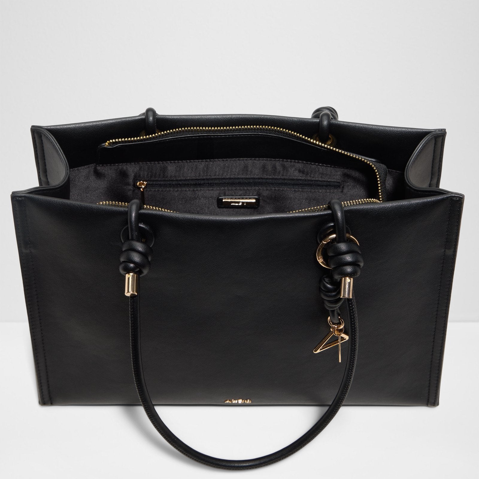 Meriala / Satchel