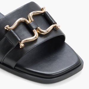 Missyy \ Flat Sandals