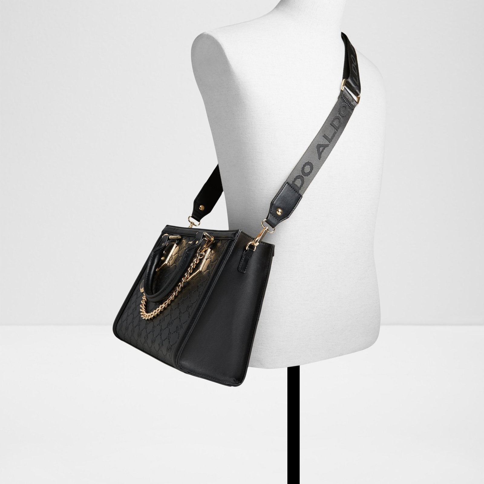 Mondiane / Satchel