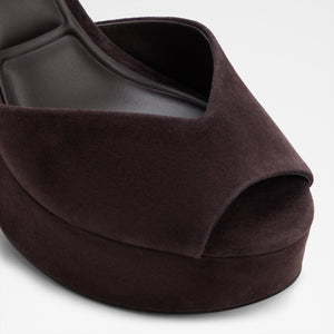 Monnae / Heeled Sandals