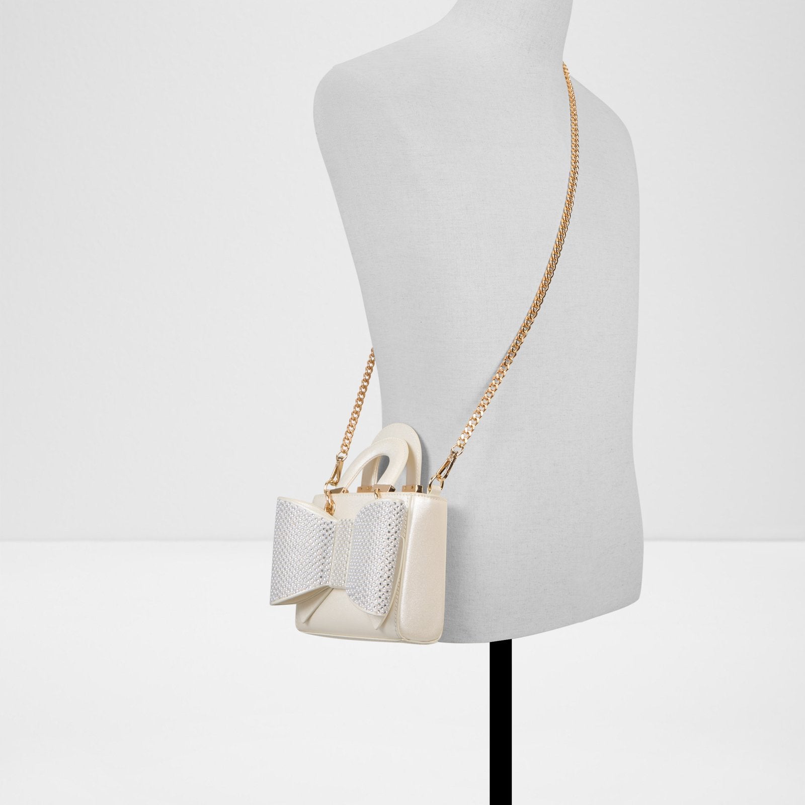 Nadiea / Satchel