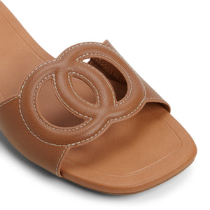 Navina  /  Flat Sandals