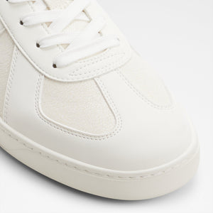 Nikolas / Sneakers