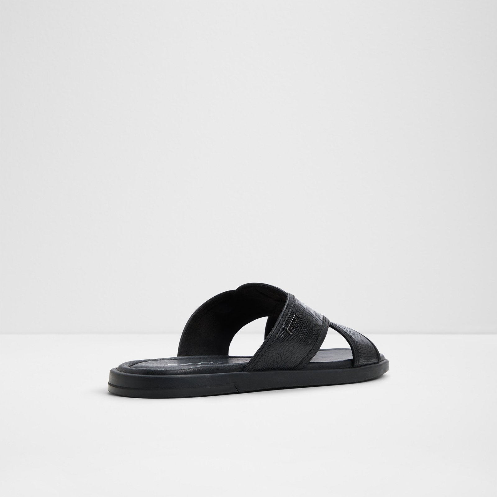 Olino / Flat Sandals