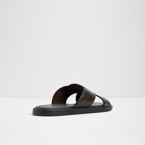 Olino / Flat Sandals