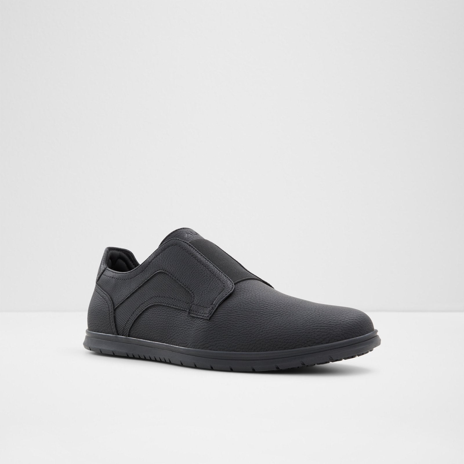 Onalith / Slip Ons