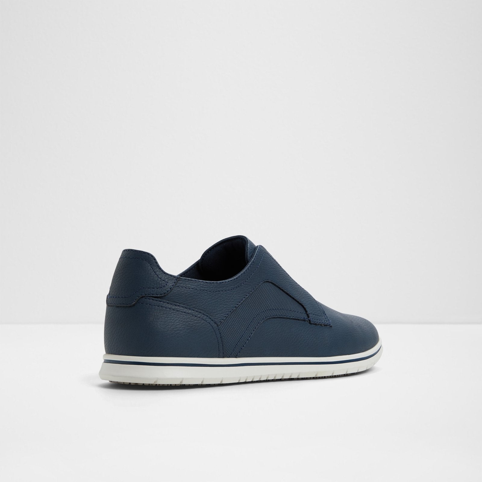 Onalith / Slip Ons