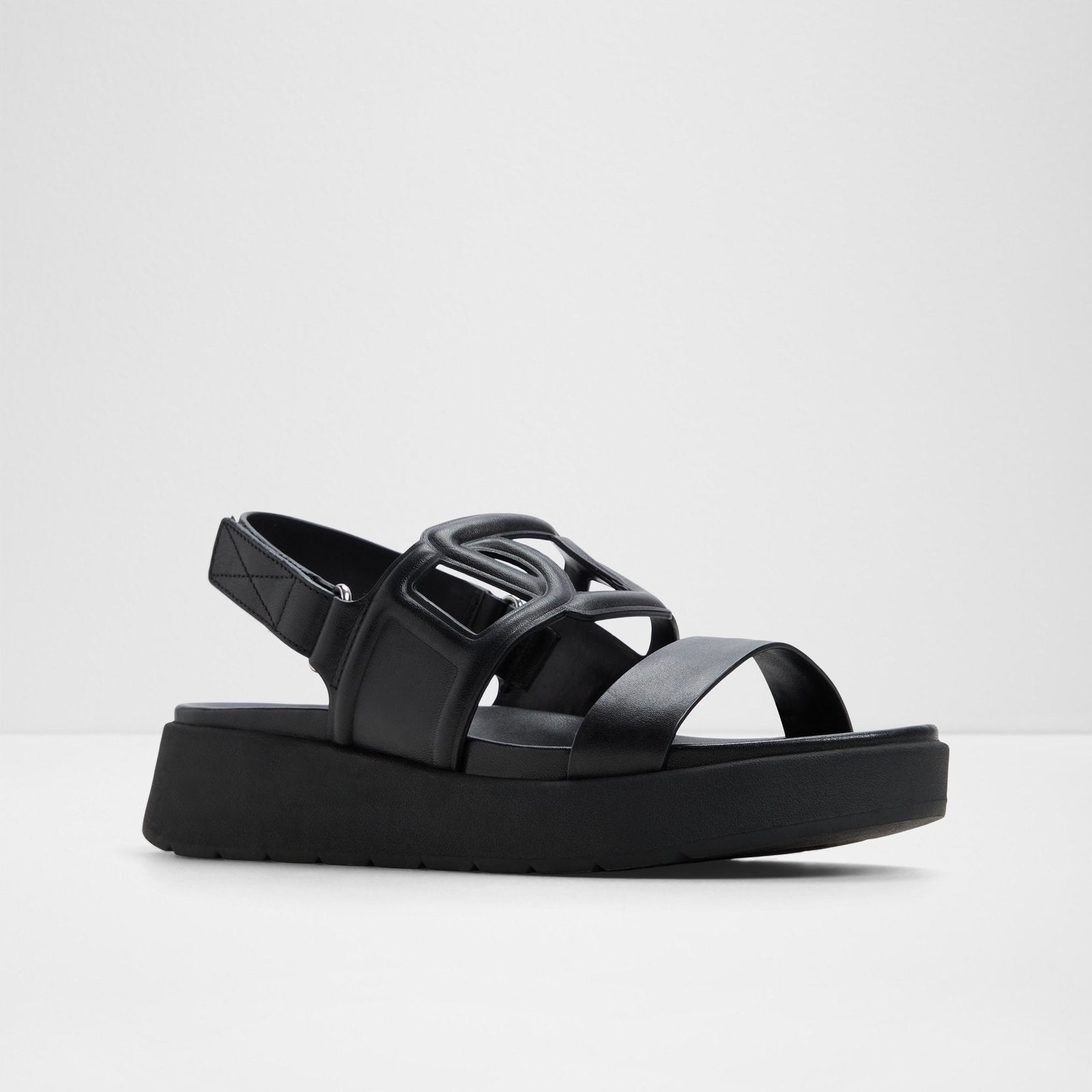Onuvia / Flat Sandals