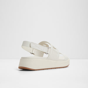 Onuvia / Flat Sandals