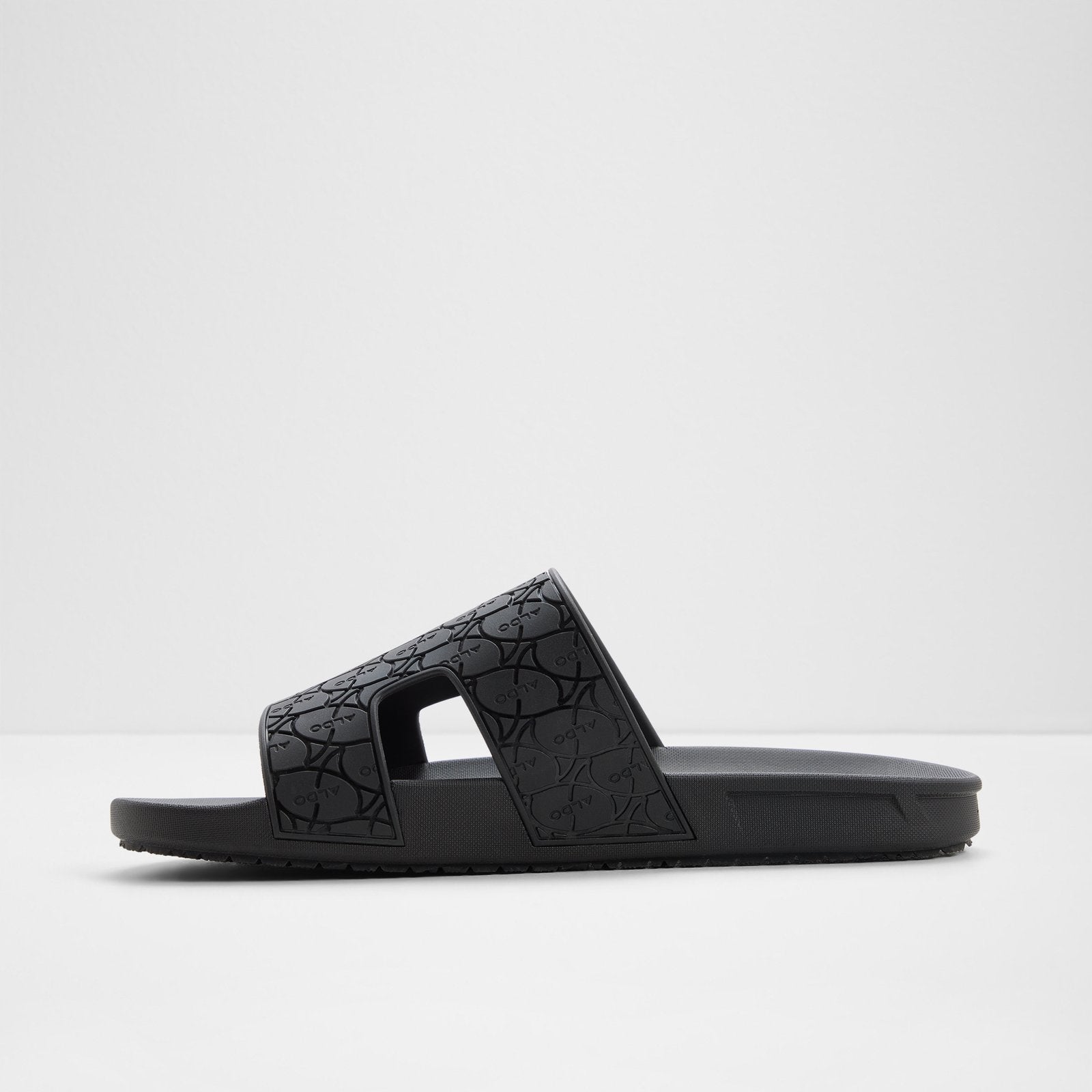 Oskar / Flat Sandals
