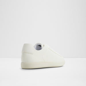 Ovie / Sneakers
