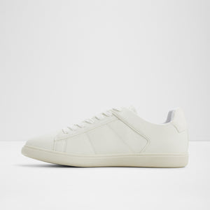 Ovie / Sneakers