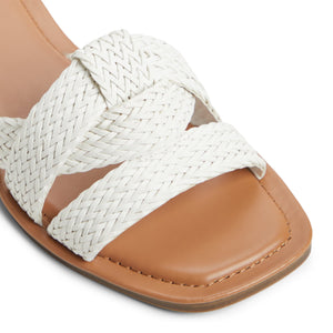 Paullah / Flat Sandals