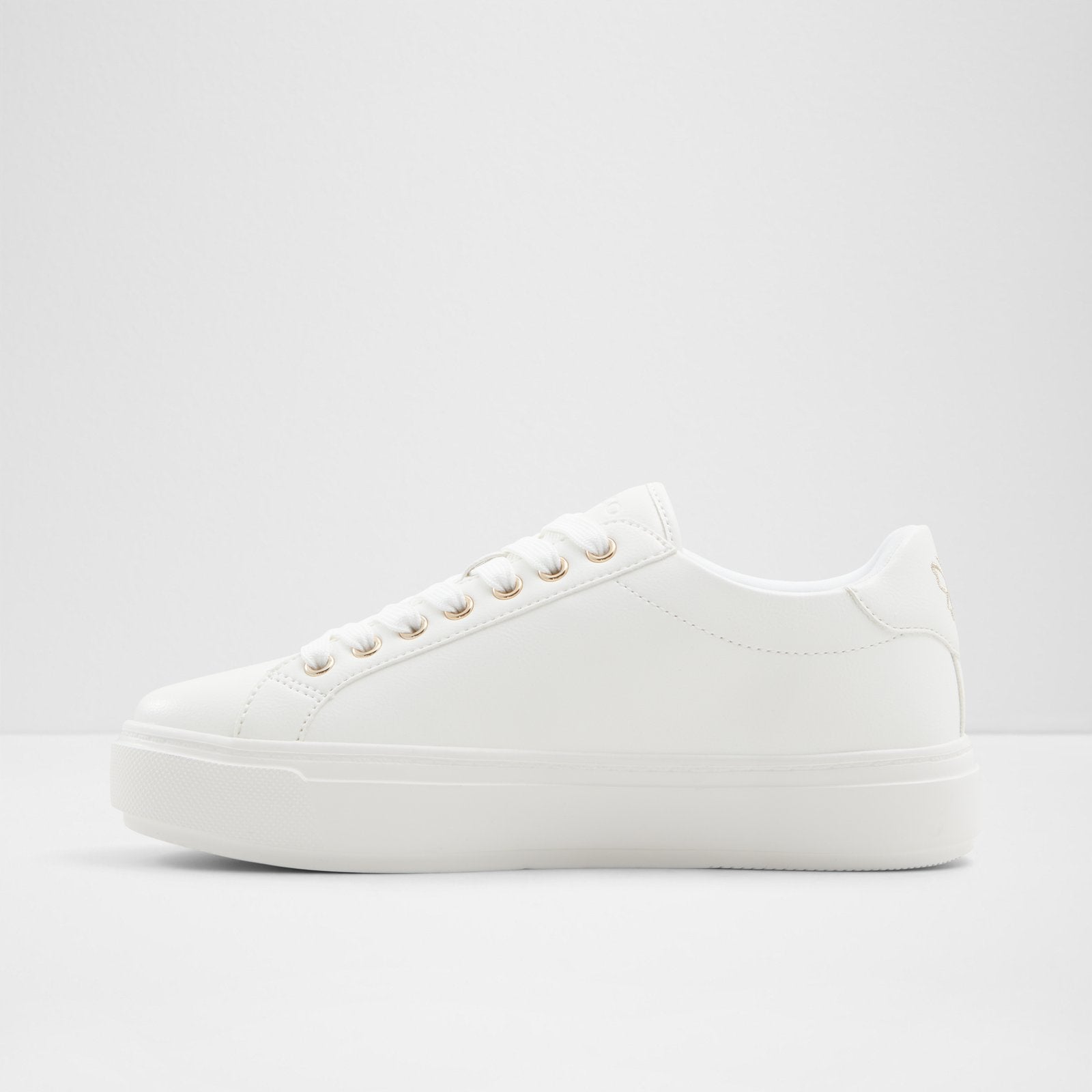 Pearlwing / Sneakers