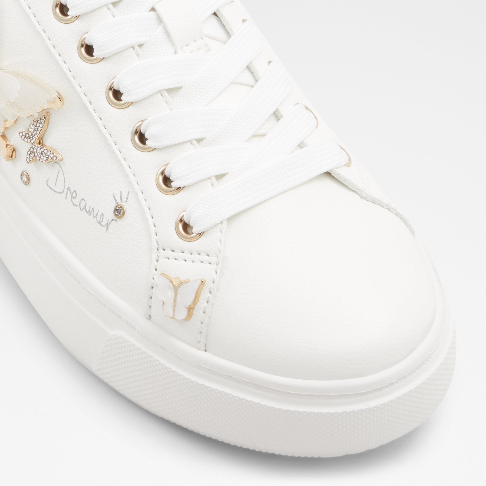 Pearlwing / Sneakers