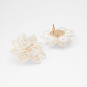Petalpearl / Statement Earrings