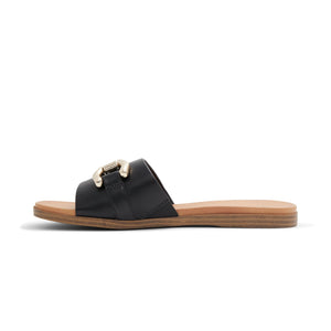 Phoeniix / Flat Sandals