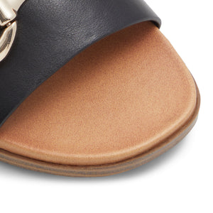 Phoeniix / Flat Sandals