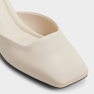 Lannah / Clogs & Mules