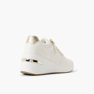 Jocelinne / Sneakers