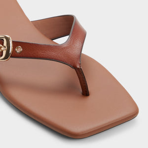 Leonnia / Flat Sandals