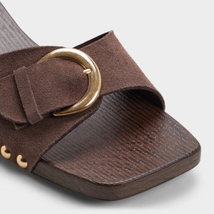 Alloria / Heeled Sandals