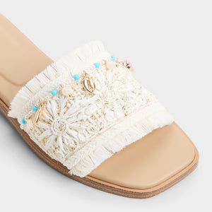 Aurana / Flat Sandals