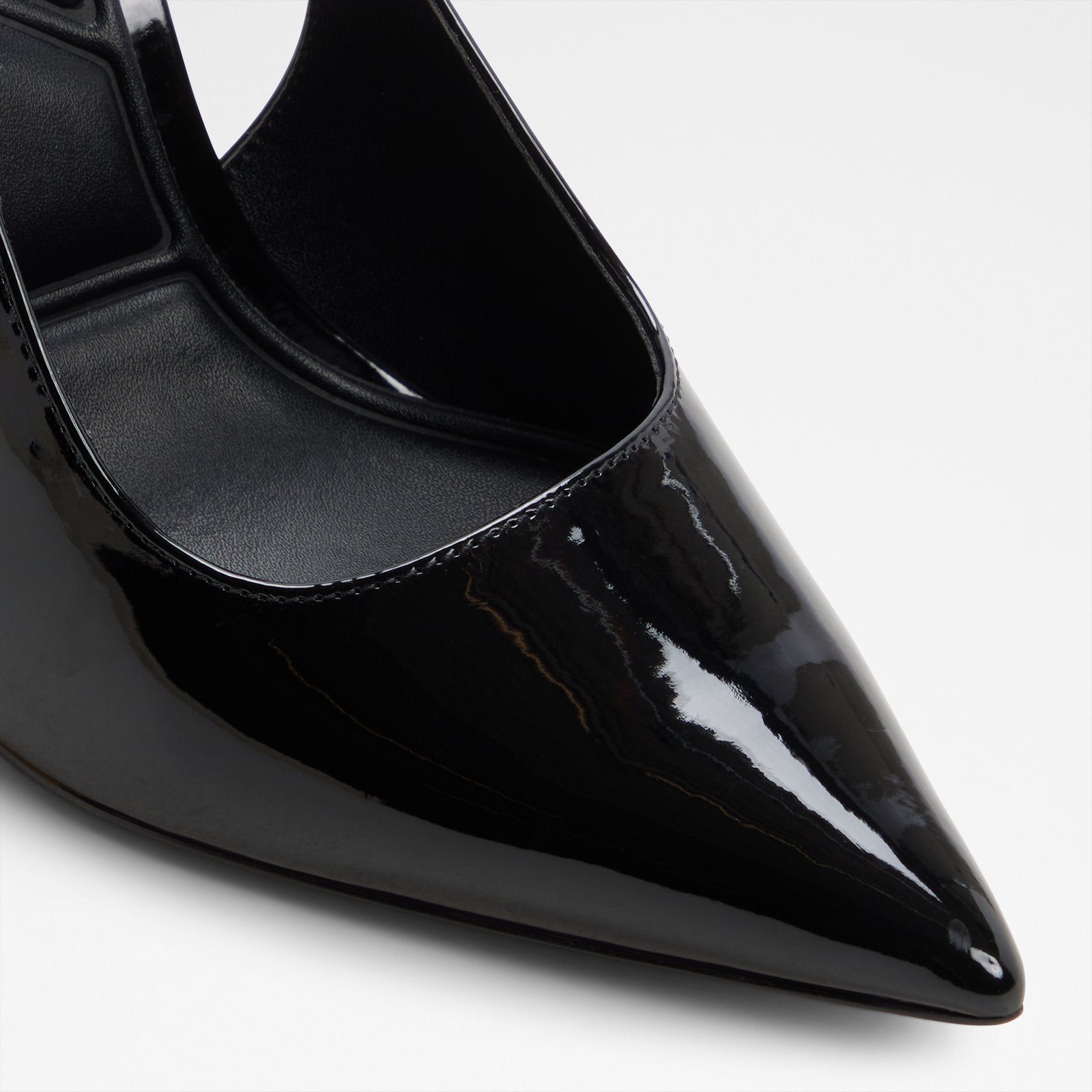 Puckerup / Heeled Shoes