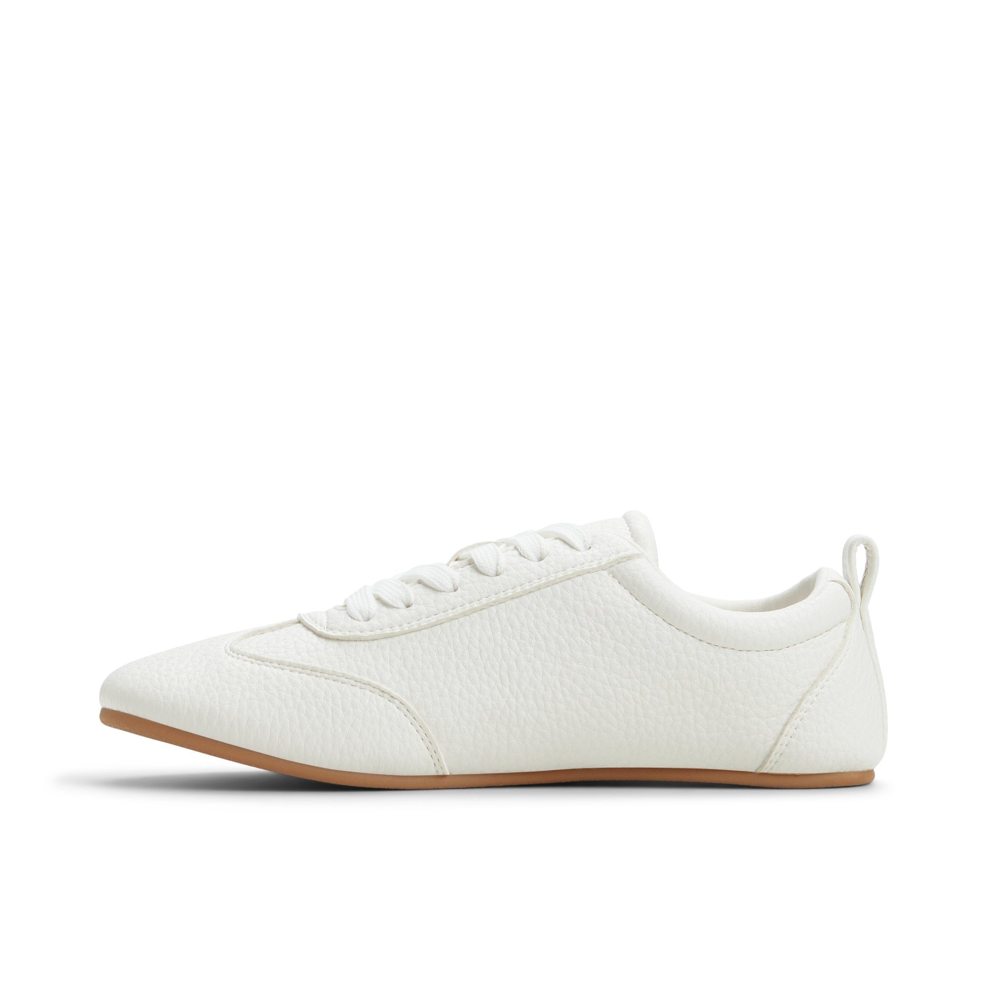 Quincie  /  Sneakers