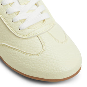 Quincie  /  Sneakers