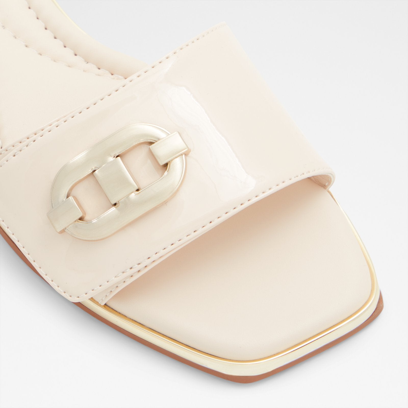 Remila / Flat Sandals