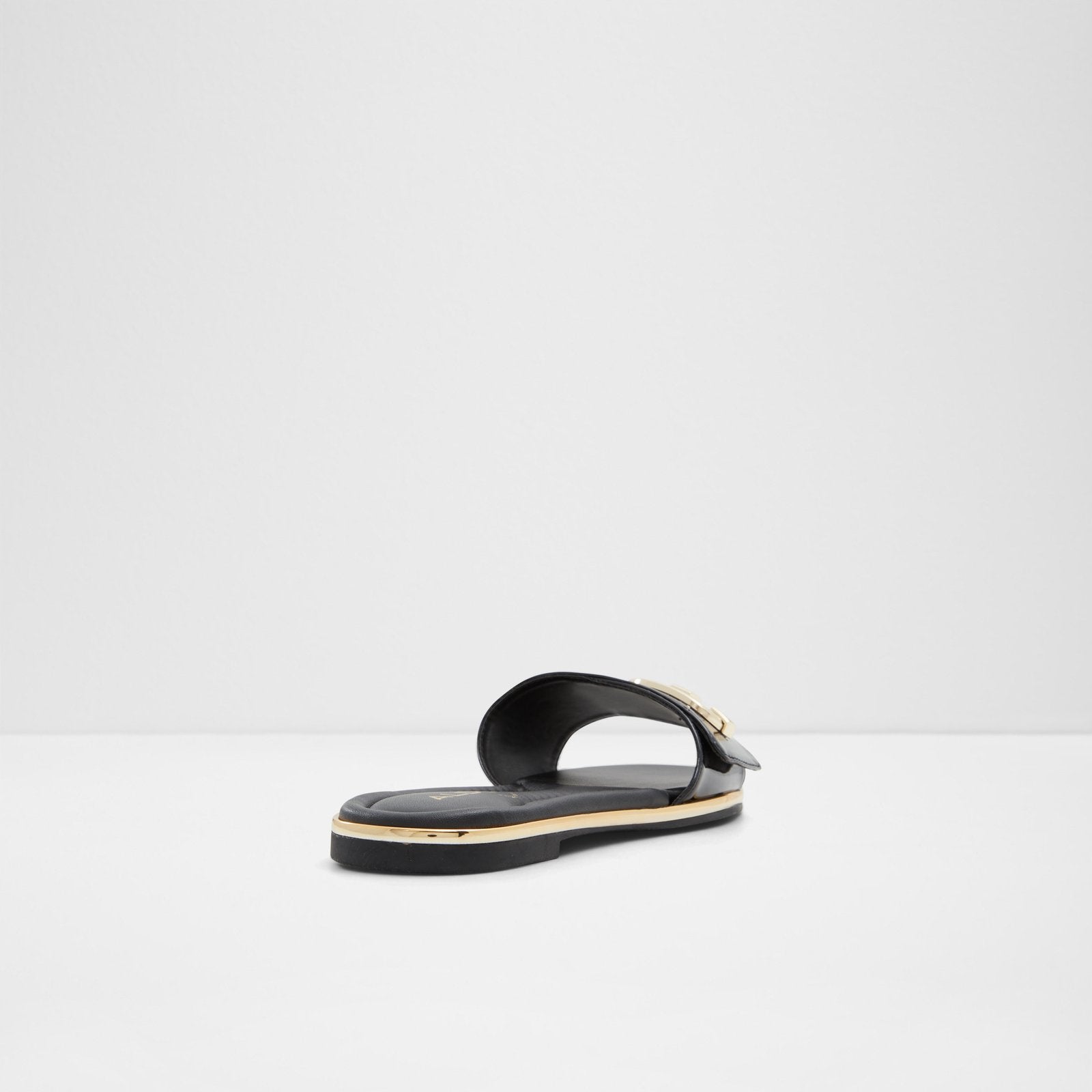 Remila / Flat Sandals