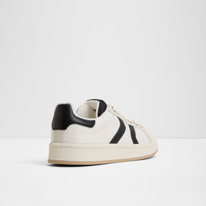 Retrokicks / أحذية رياضية