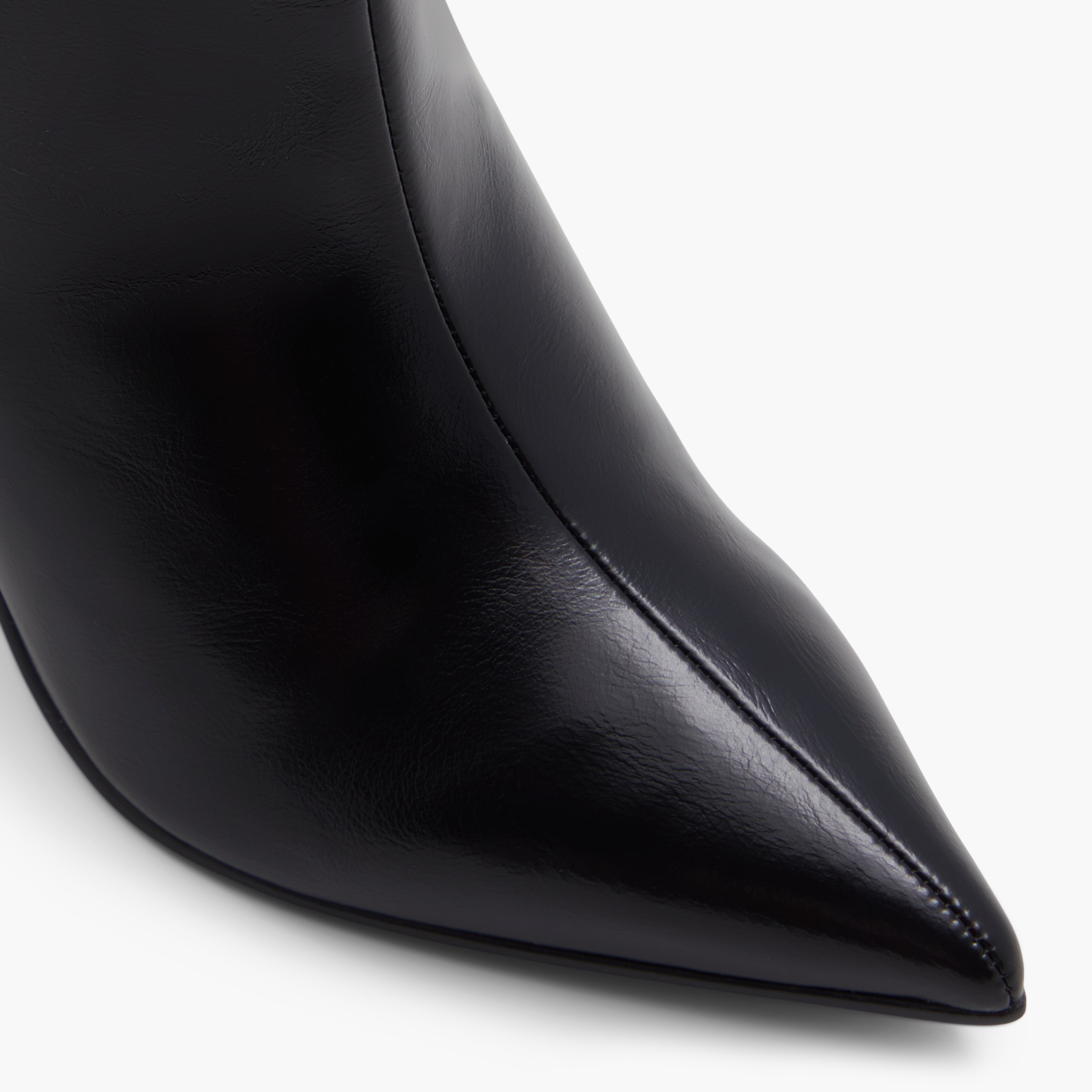 Rhodde \ Knee-High Boots
