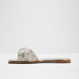 Rhuli / Flat Sandals