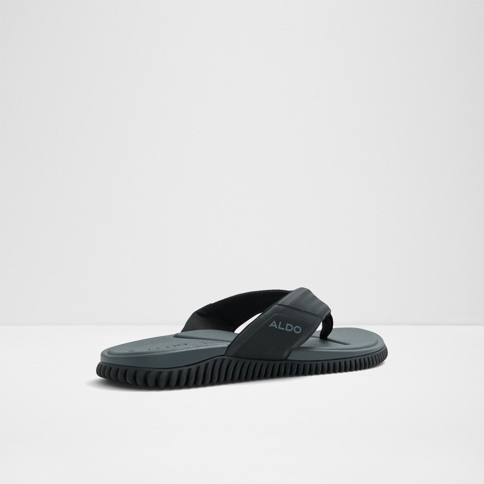 Riptide / Flat Sandals