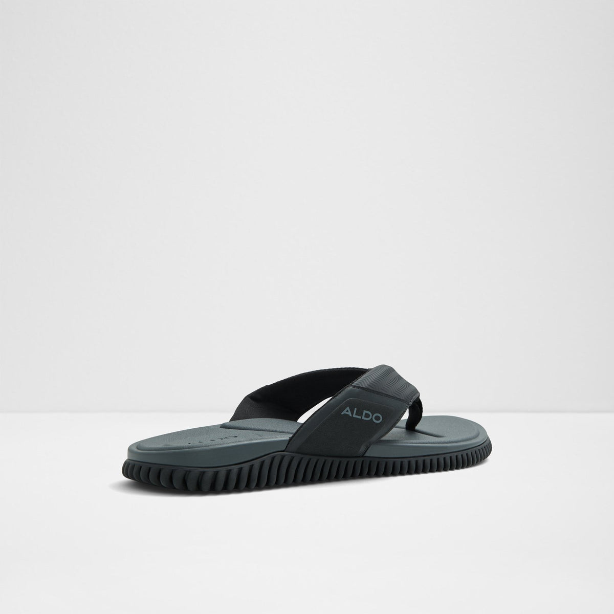 Riptide / Flat Sandals