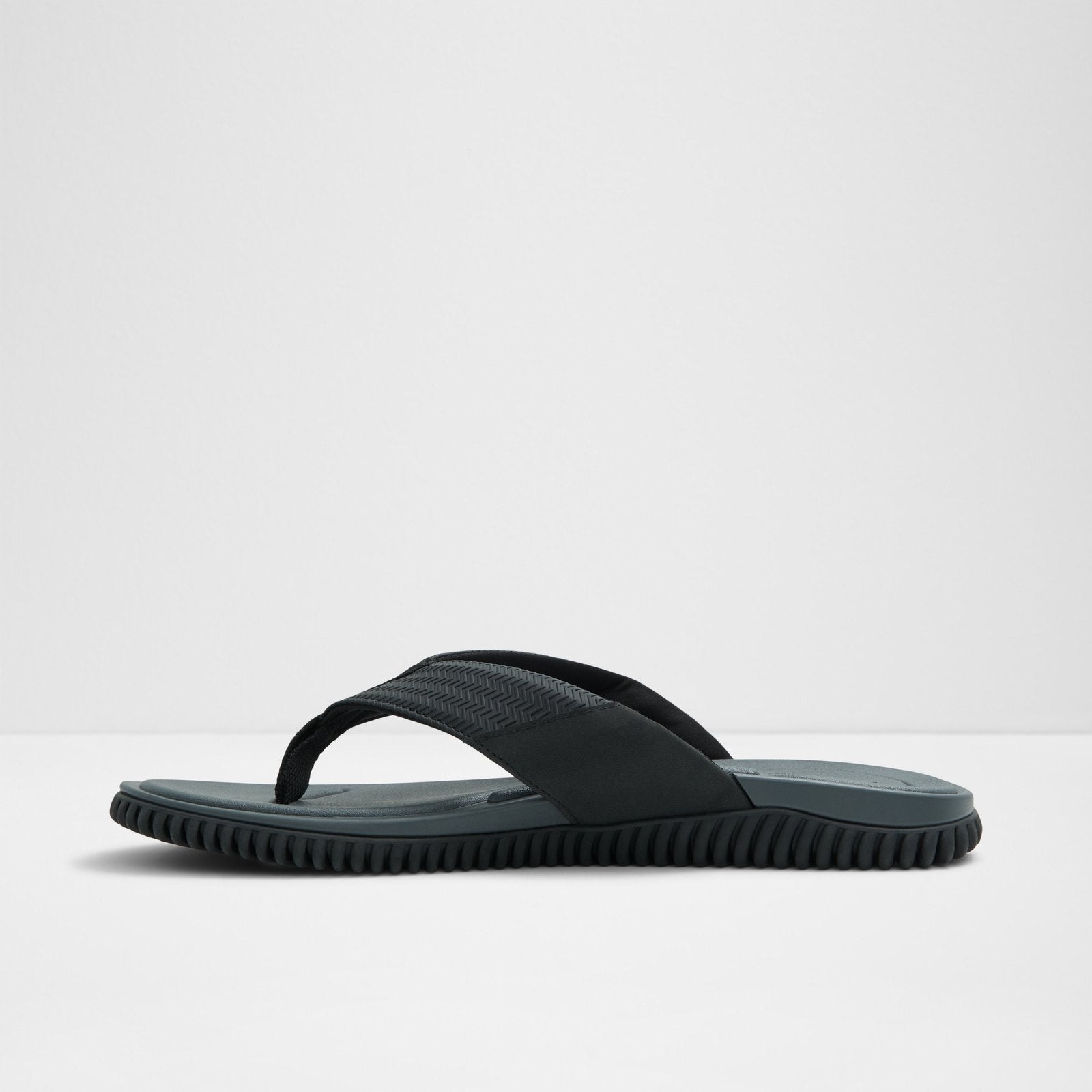 Riptide / Flat Sandals