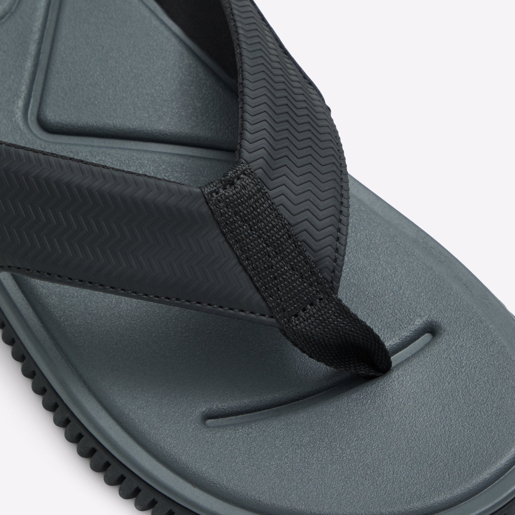 Riptide / Flat Sandals