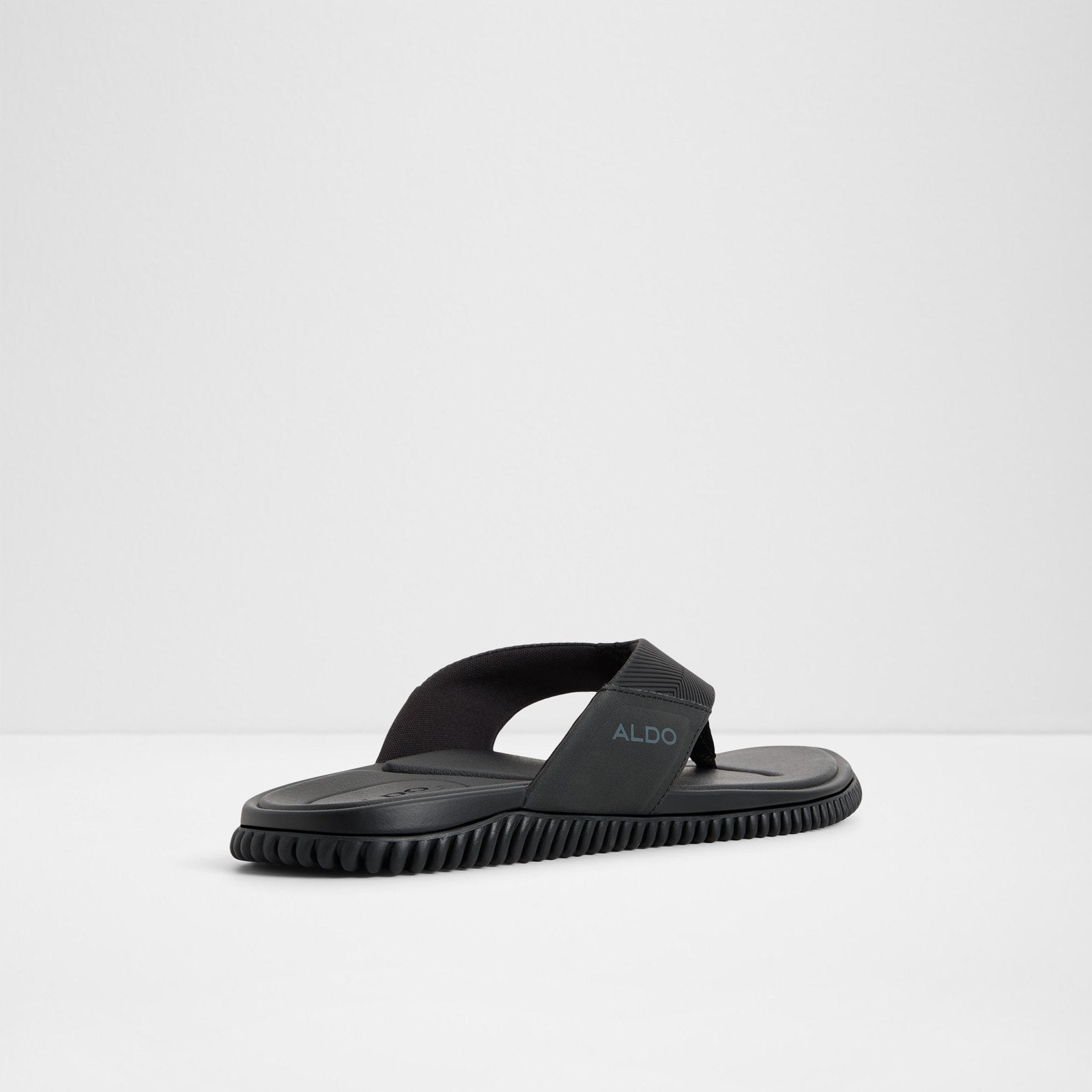 Riptide / Flat Sandals