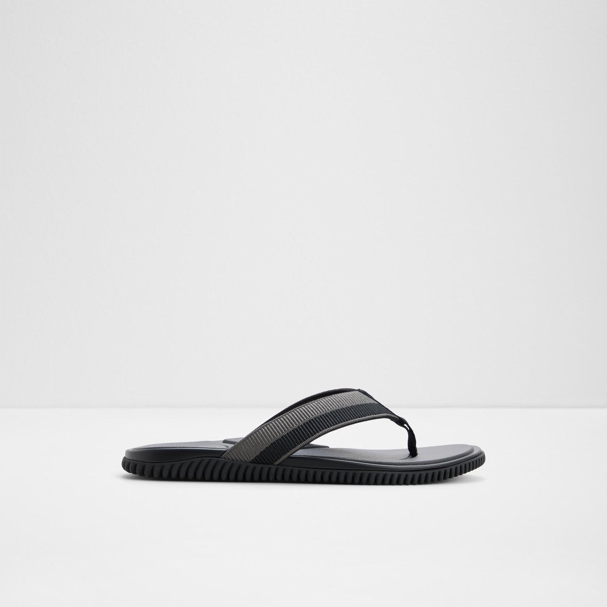 Sainz / Flat Sandals