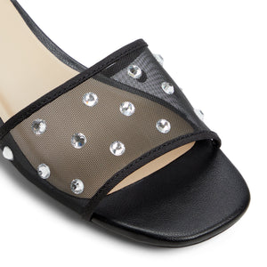 Sakinah  /  Flat Sandals