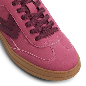 Salome / Sneakers