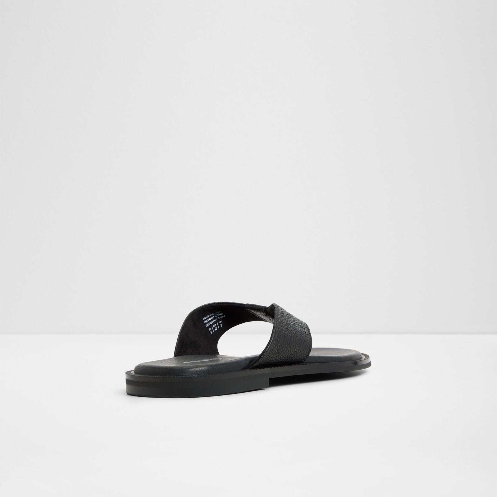 Serano / Flat Sandals