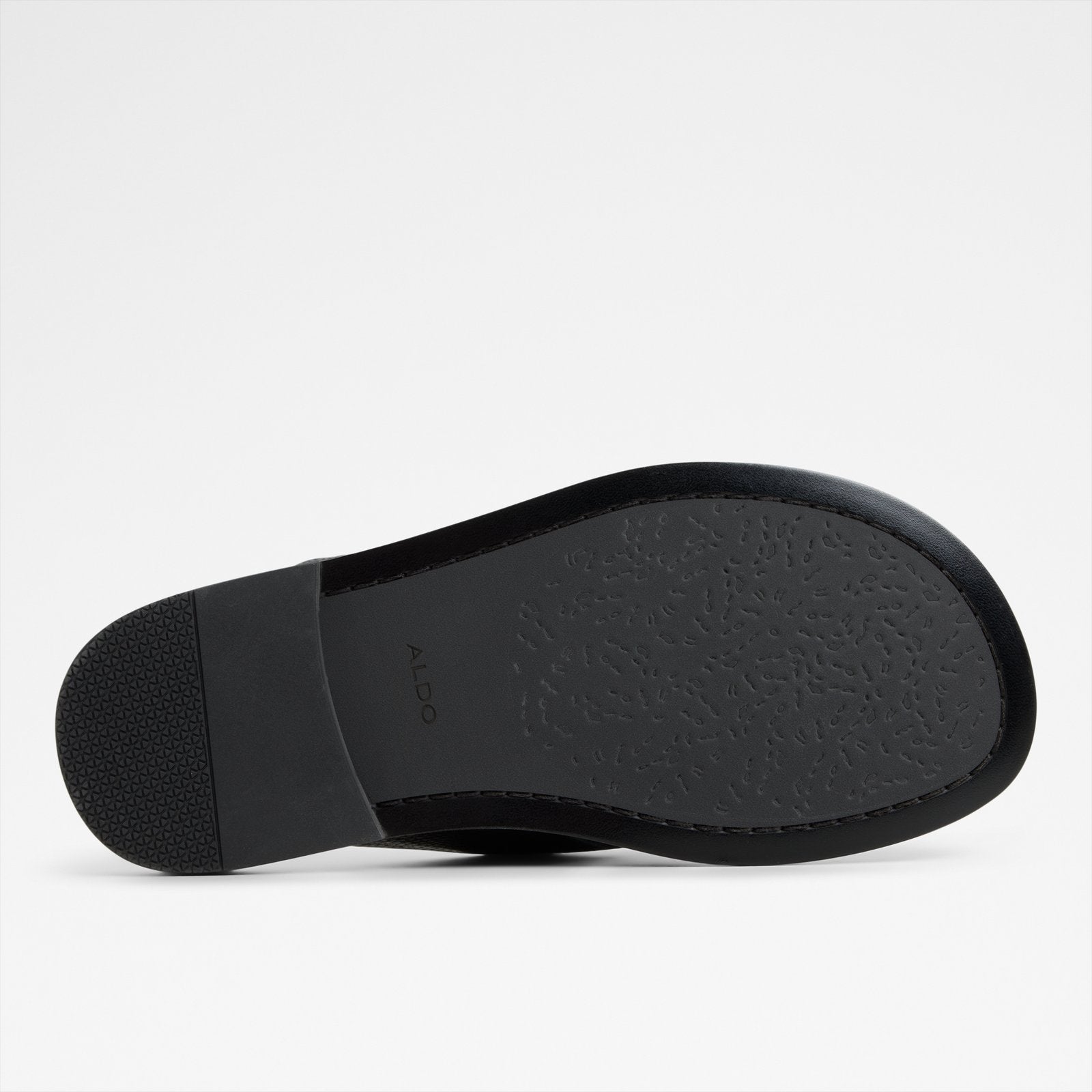 Serano / Flat Sandals
