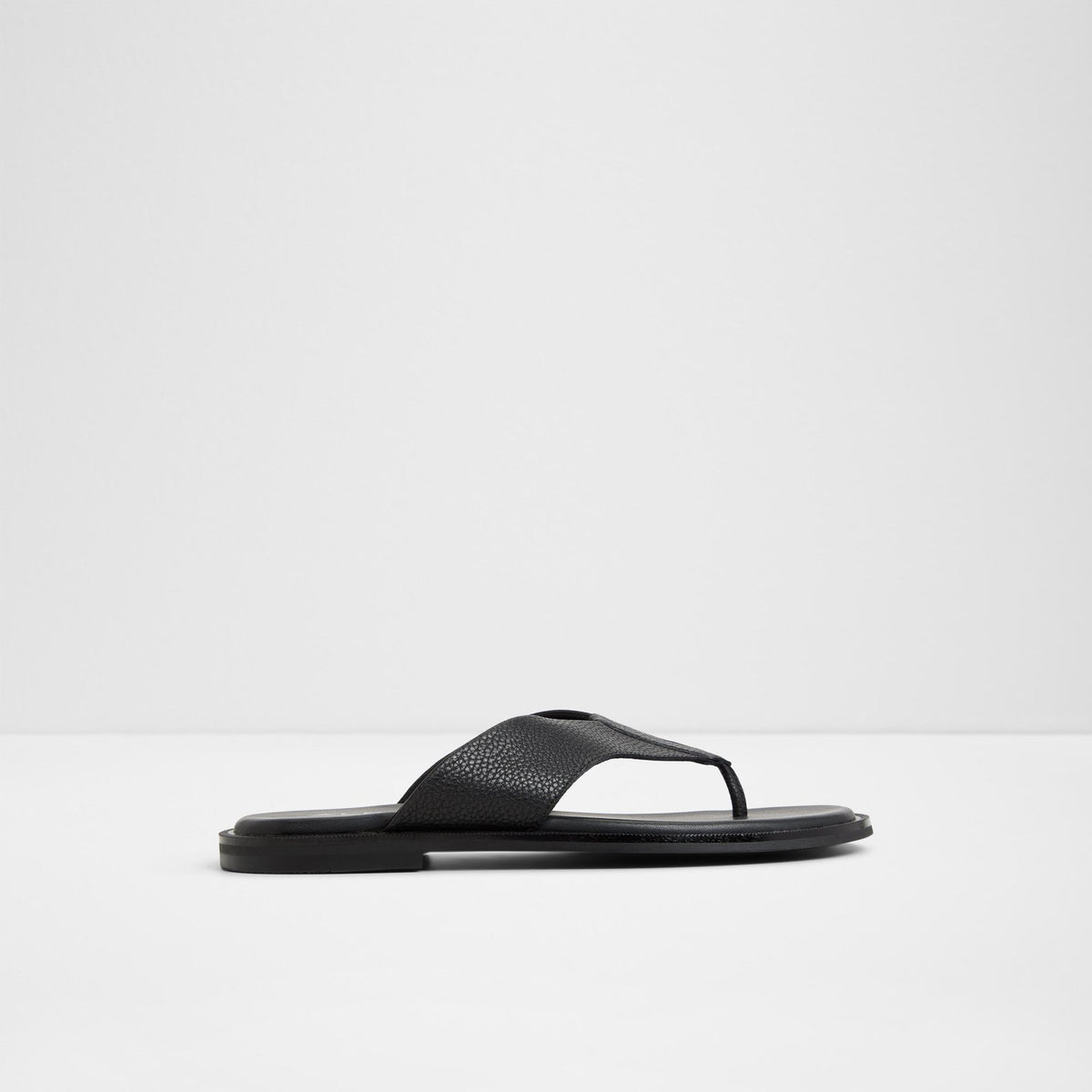Serano / Flat Sandals