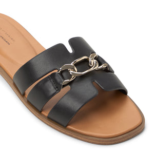 Serinna / Flat Sandals
