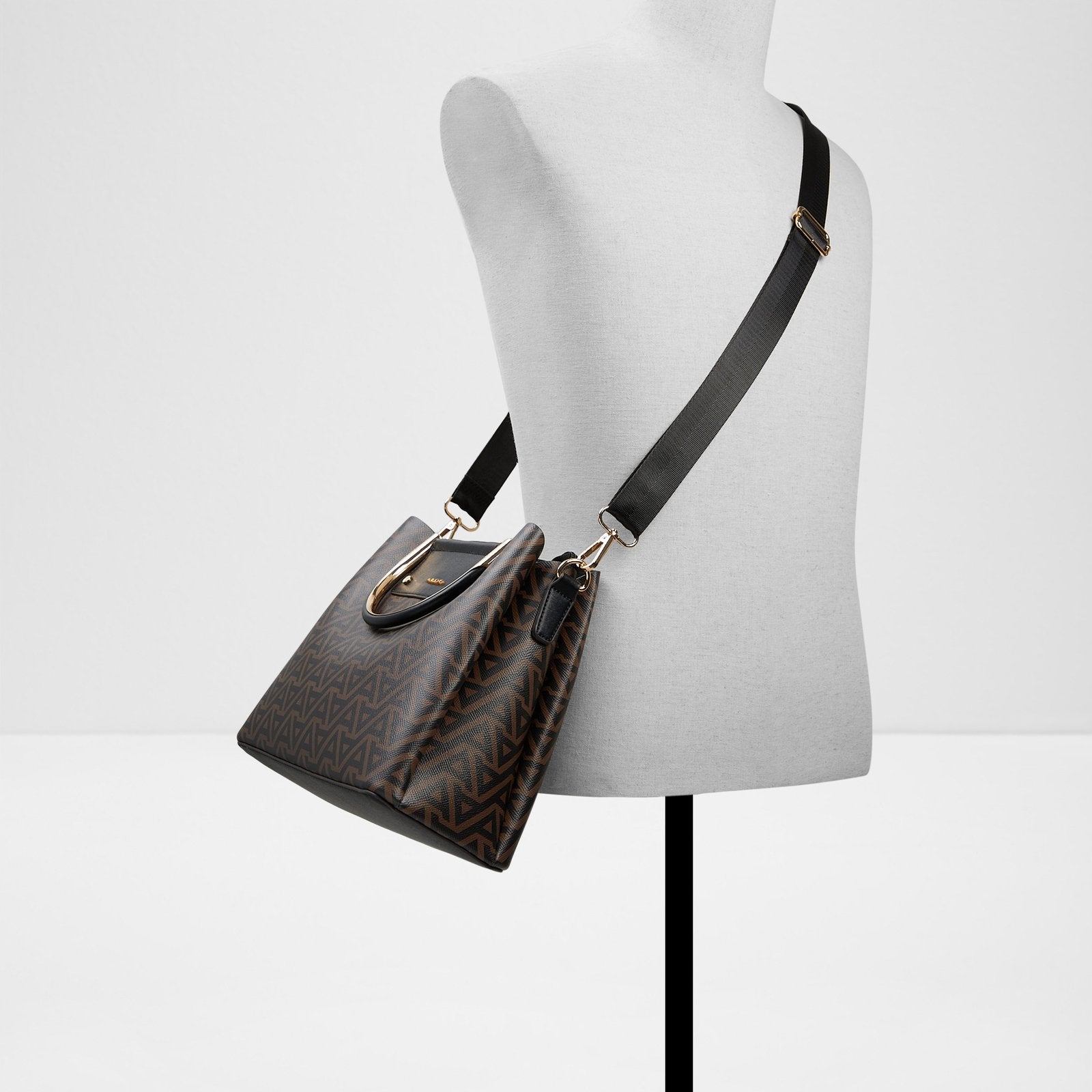 Sloana / Satchel
